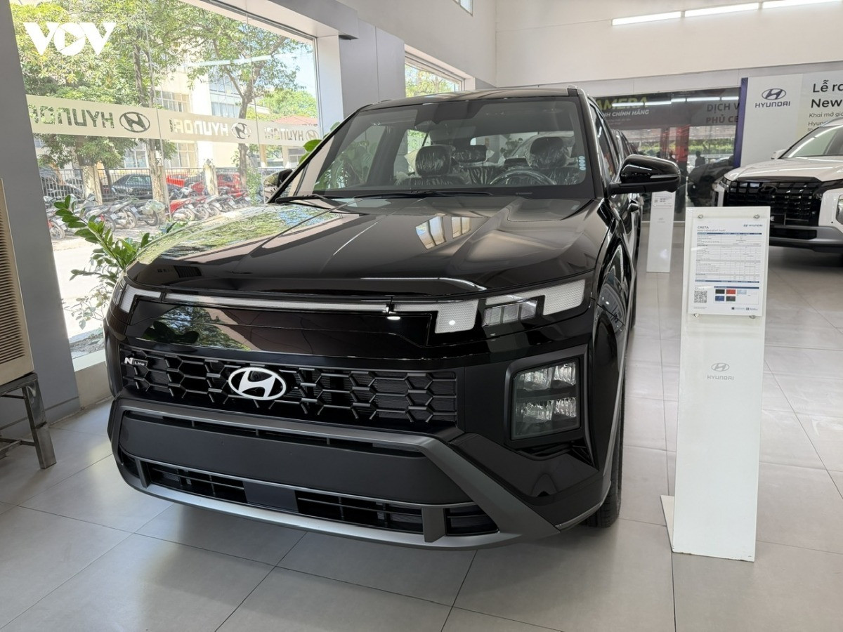 Hyundai Creta cũng được áp dụng chương trình ưu đãi lớn trong tháng 8/2026, với tổng giá trị được công bố có thể lên tới khoảng 90 triệu đồng tùy phiên bản, đại lý.