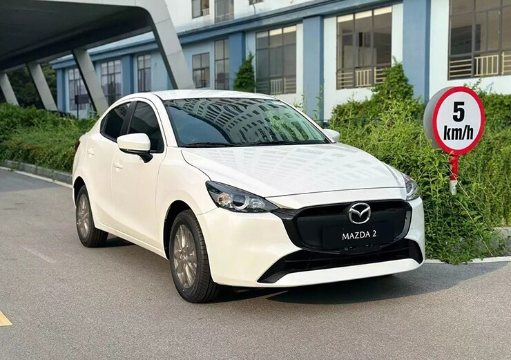 Đầu xe Mazda2 2026 thiết kế KODO