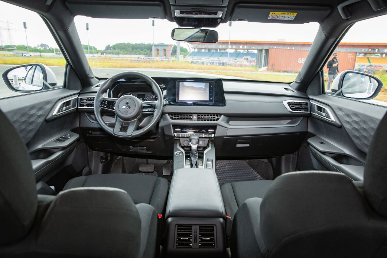 So sánh Mitsubishi Xforce và Kia Seltos - 3