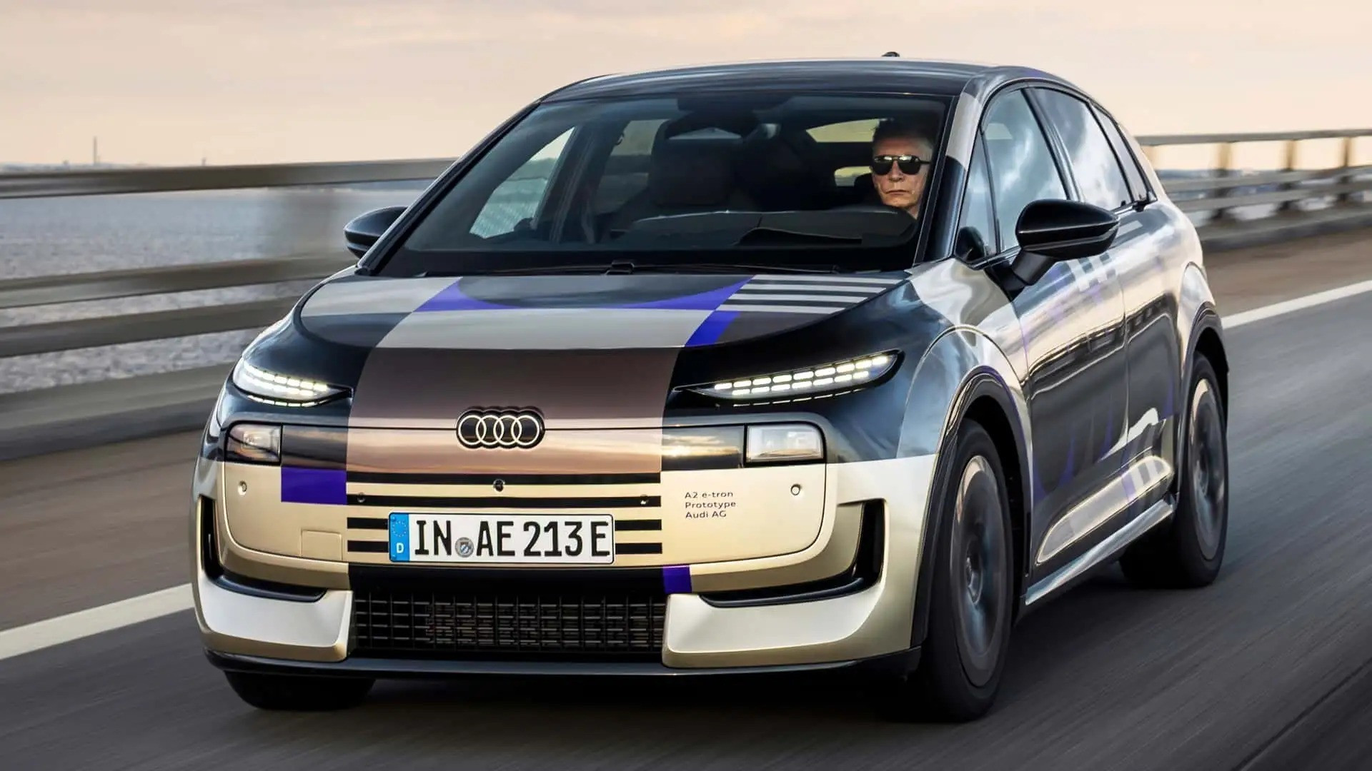 Tin xe 13/8: Audi A2 e-tron chạy 450 km/lần sạc, Jetta M6 cấu hình độc lạ - 1