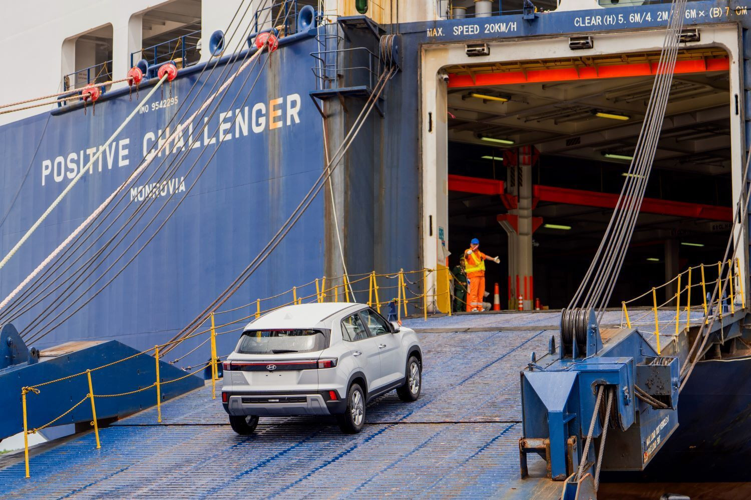 Xuất khẩu xe Hyundai Creta. (Ảnh: HTV)