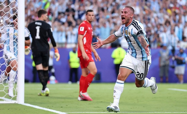 Alexis Mac Allister vừa trải qua kỳ World Cup 2026 bùng nổ trong màu áo tuyển Argentina