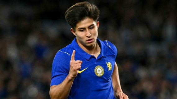 Dastan Satpayev trong chuyến du đấu mùa hè 2026 cùng Chelsea.