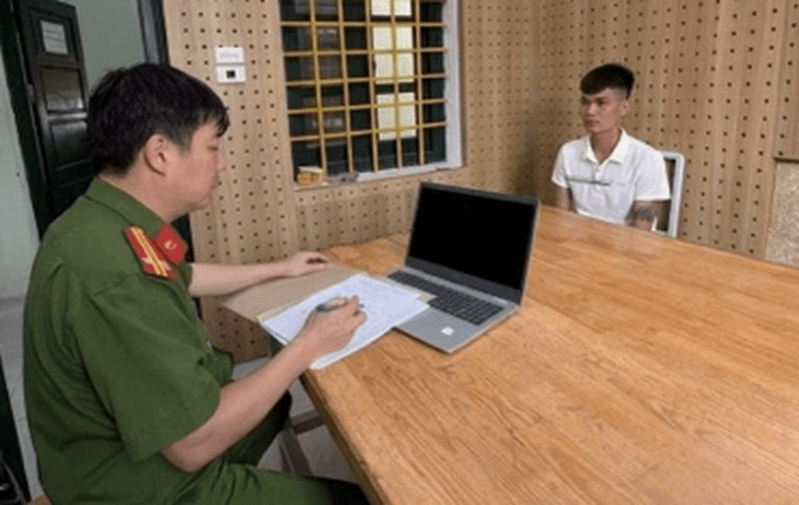 Tự xưng nhân viên môi giới để lừa nạn nhân xin việc- Ảnh 1.