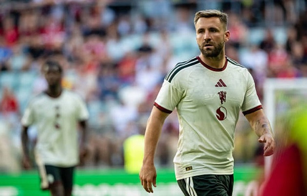 Luke Shaw gặp nhiều khó khăn trước các chân sút AC Milan
