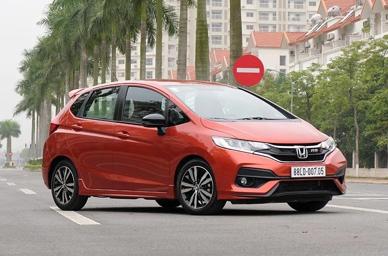 Chọn mua xe ô tô cũ trong tầm ngân sách 400 triệu đồng - 1