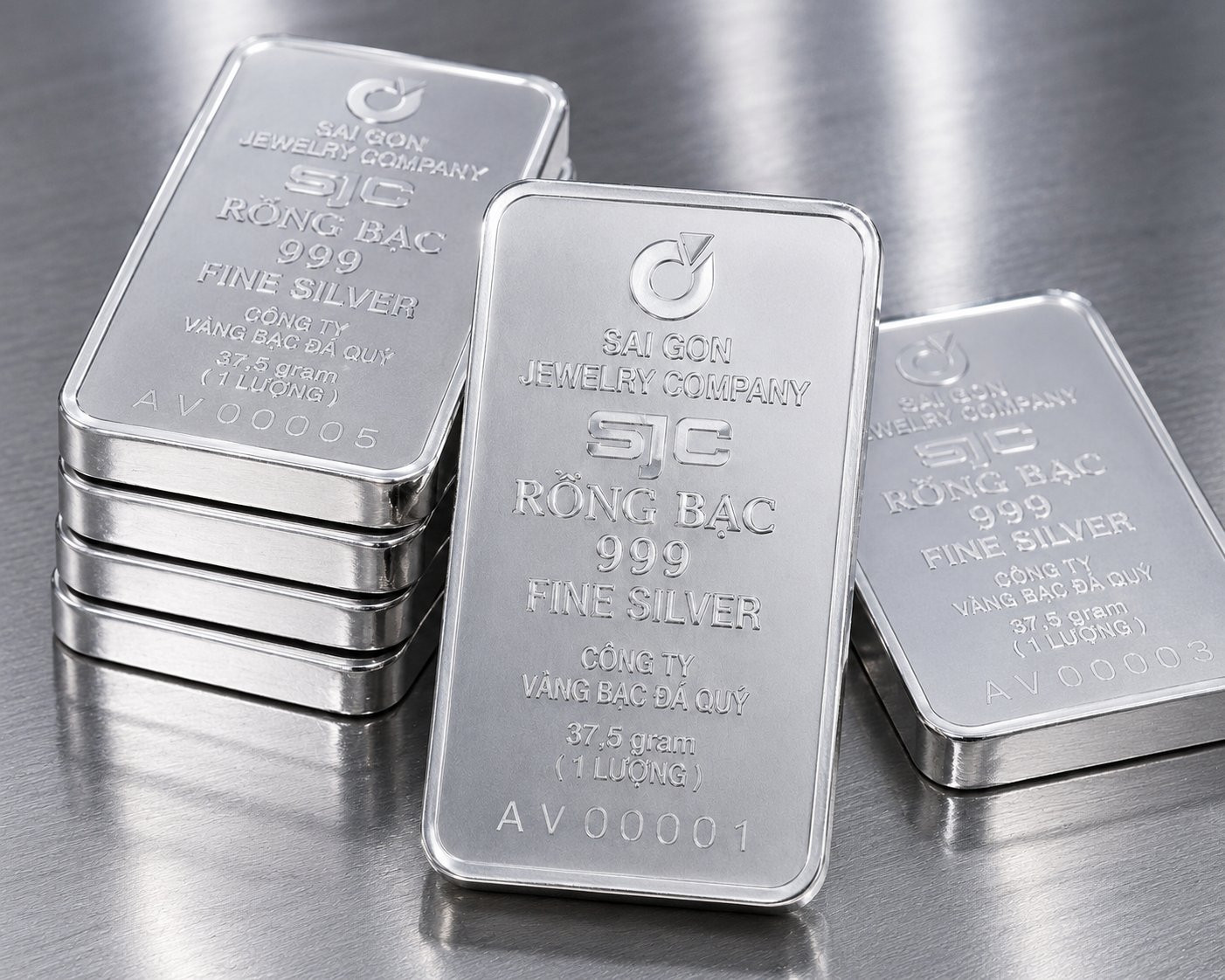 Giá bạc thế giới hiện ở mức giá 1.711.000 đồng/ounce (mua vào) và 1.716.000 đồng/ounce (bán ra).