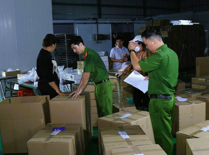 Phá đường dây sản xuất, buôn bán khô bò giả từ thịt trâu Ấn Độ quy - Ảnh 3.