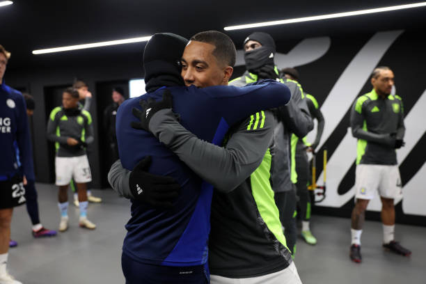 Jamie Vardy và Youri Tielemans từng sát cánh trong màu áo Leicester City.