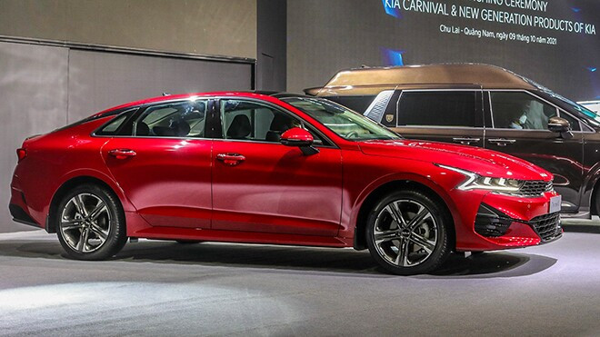 Đầu xe KIA K5 2026 nổi bật với lưới tản nhiệt mũi hổ