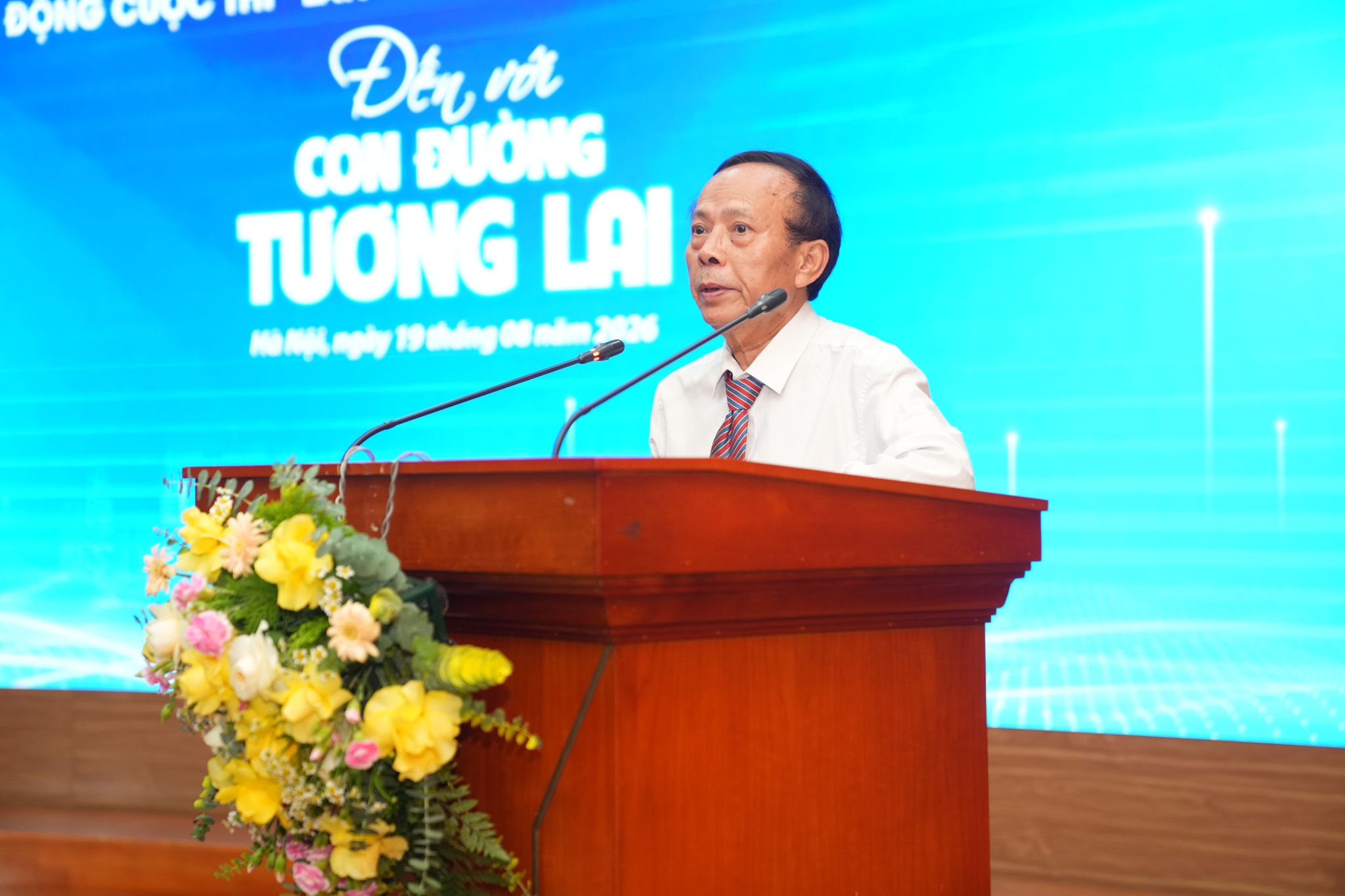 2 Nhà văn nhà báo Hoàng Dự