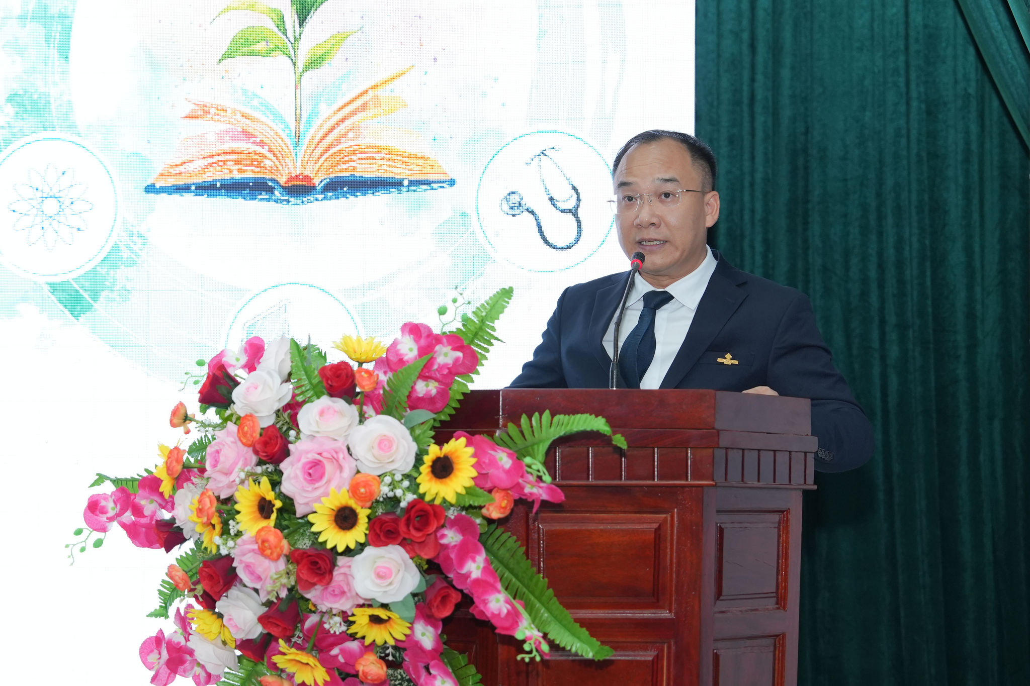 nguyen-minh-tu.jpg