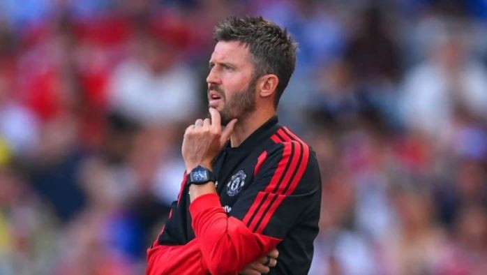 HLV Michael Carrick hài lòng với kế hoạch chuyển nhượng của Manchester United
