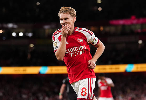 Martin Odegaard tỏa sáng trong trận đấu với Coventry City