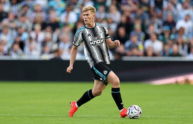 Thương vụ Lewis Hall đến MU gặp khó khăn vì mức giá yêu cầu quá cao từ phía Newcastle