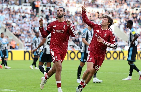 Liverpool hòa 2-2 Newcastle trong trận cầu kịch tính tại vòng mở màn Ngoại hạng Anh