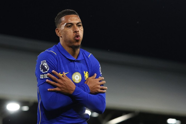 Rogers ghi bàn cho Chelsea