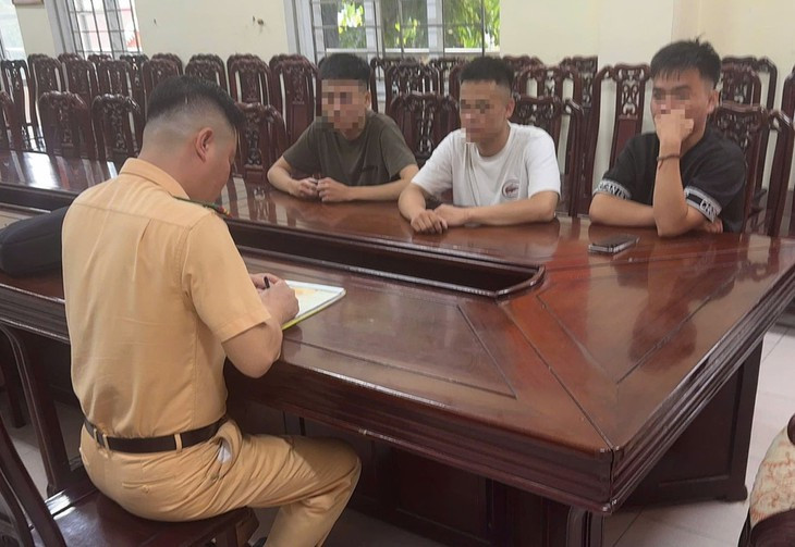 'Đi bão' mừng Việt Nam thắng Thái Lan, 60 trường hợp bị xử lý- Ảnh 1.