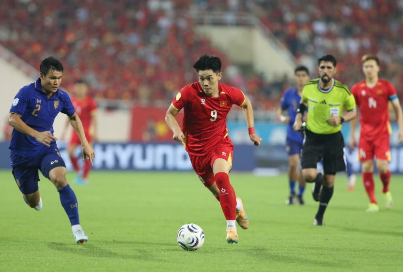 Nguyễn Đình Bắc tỏa sáng rực rỡ trong màu áo đội tuyển Việt Nam tại ASEAN Cup 2026