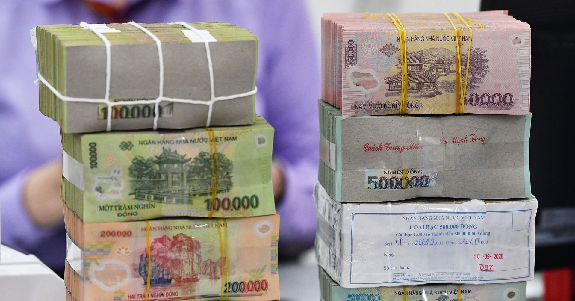 Lãi suất huy động trực tuyến tại các ngân hàng ngày 28/8/2026