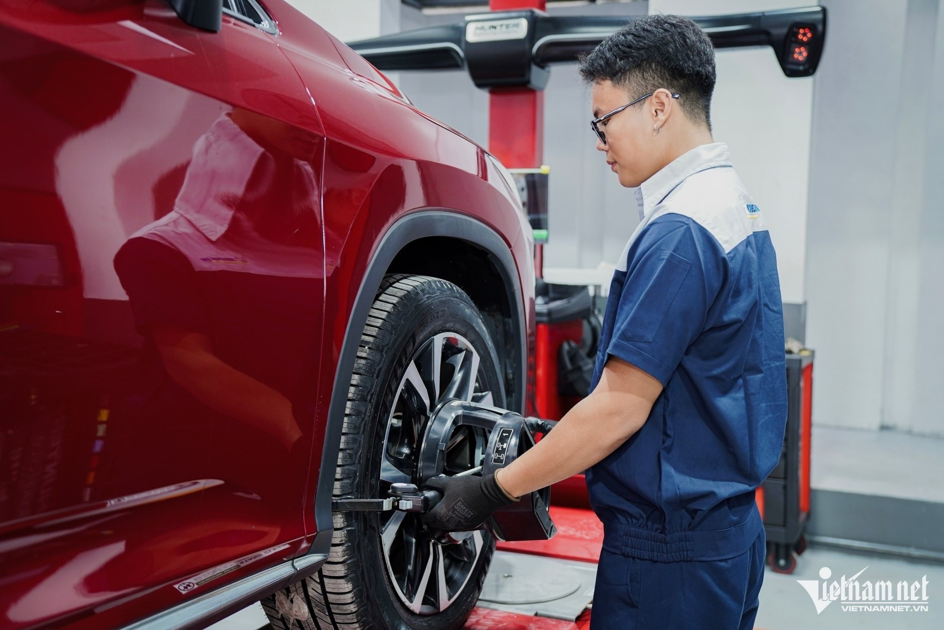 Sau khi thay lại lốp chính, cần kiểm tra và cân bằng lại cả 4 lốp để chiếc xe đạt tình trạng tốt nhất. (Ảnh: Hoàng Hiệp)