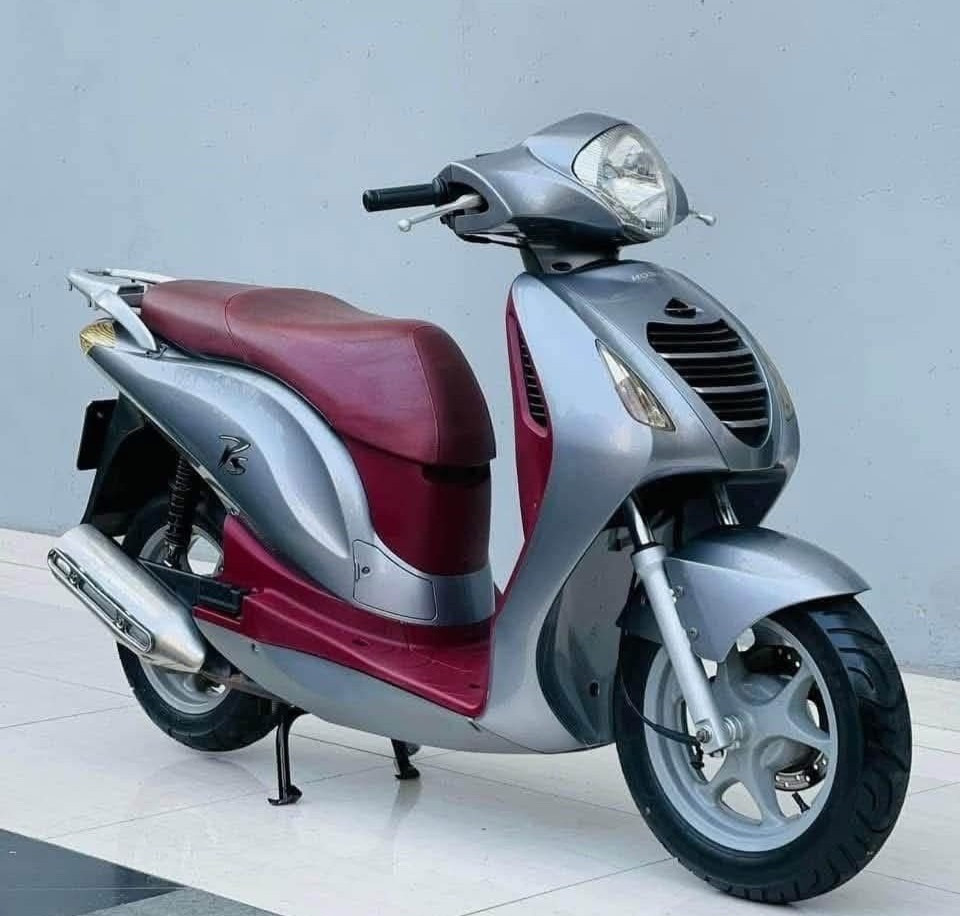 Chiếc Honda PS 150i đời sâu được anh Đặng Quân ở Cầu Giấy (Hà Nội), chào bán 250 triệu đồng.