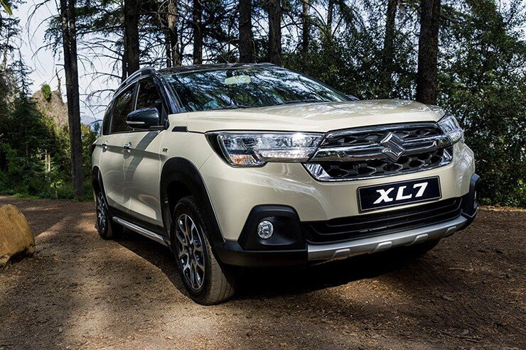 Góc nhìn thân xe Suzuki XL7 Hybrid