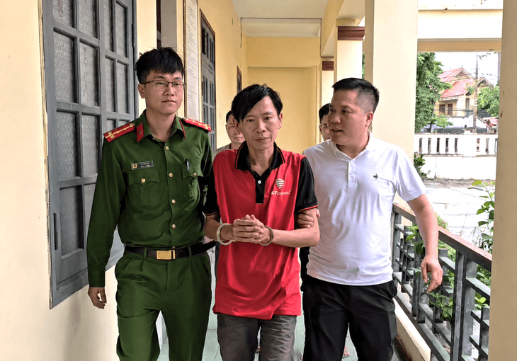 Bắt đối tượng chém vợ, mẹ vợ rồi thay tên, trốn truy nã hơn 5 năm- Ảnh 1.