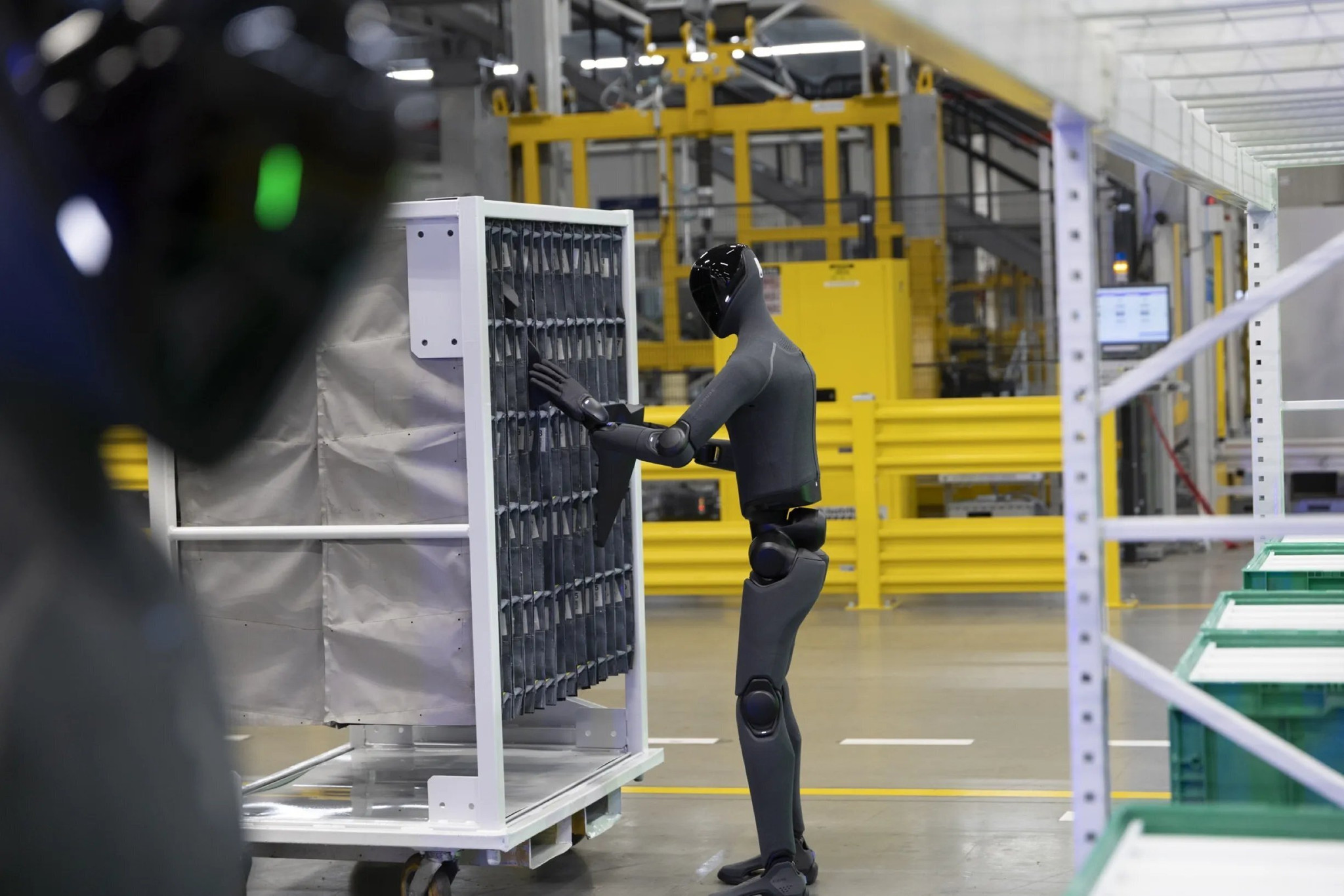 Các hãng xe lớn đẩy mạnh ứng dụng robot hình người trong sản xuất - 3