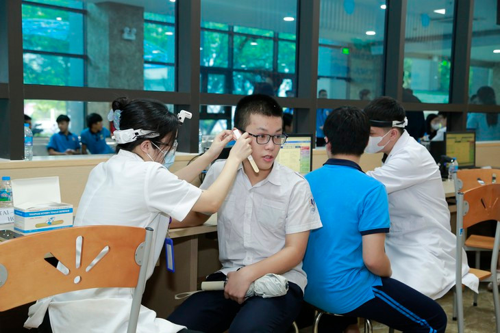 Phải cập nhật kết quả kiểm tra sức khoẻ đầu năm của học sinh lên Cổng dữ liệu của Bộ Y tế- Ảnh 1.