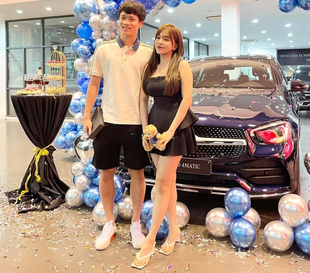 Mẫu SUV siêu sang giá gần 12 tỷ đồng của Hoàng Đức - 3