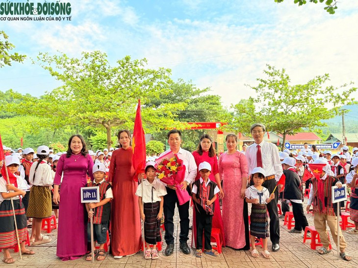 Học sinh từ đảo xa đến vùng biên viễn Quảng Trị mừng ngày tựu trường- Ảnh 4.