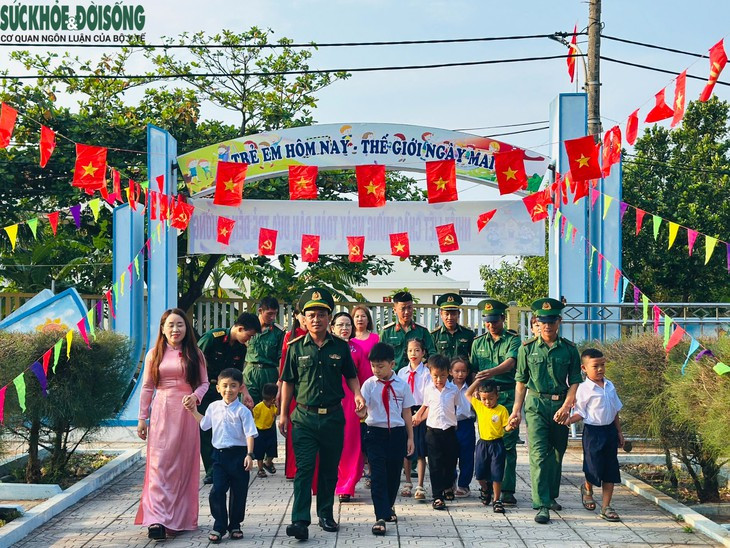 Học sinh từ đảo xa đến vùng biên viễn Quảng Trị mừng ngày tựu trường- Ảnh 9.