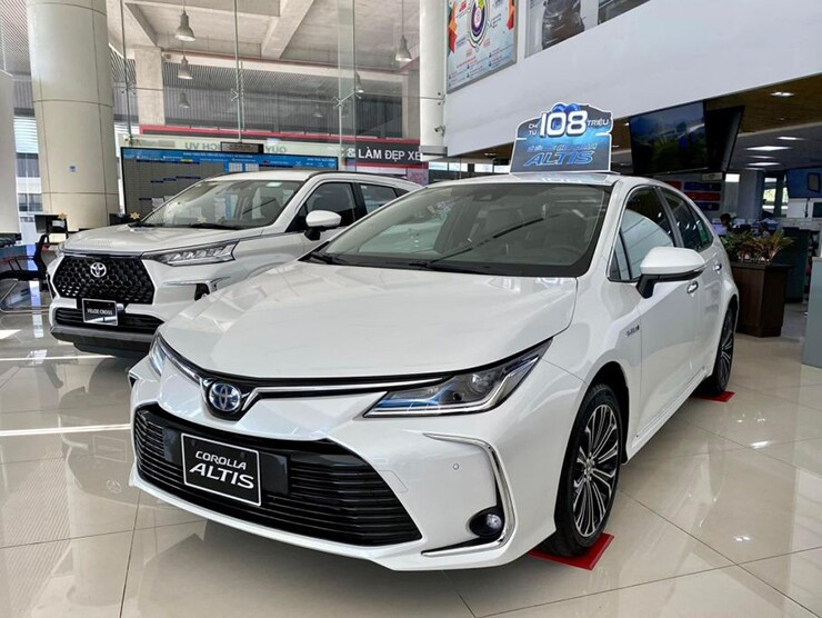 Toyota Corolla Altis phân phối 3 phiên bản