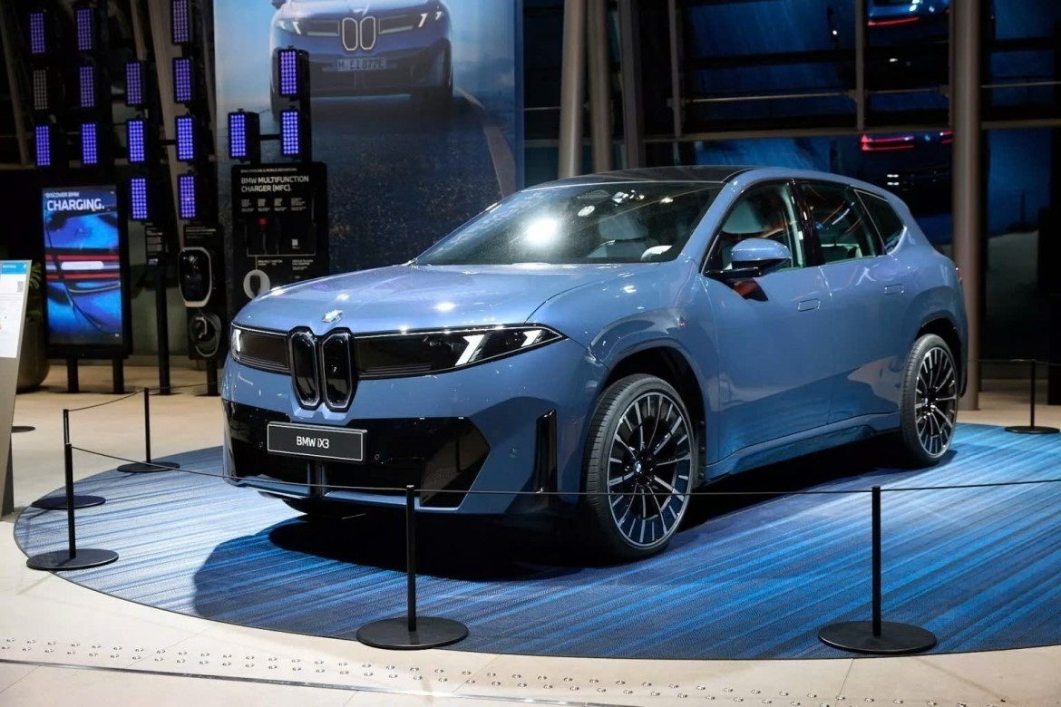 Mẫu xe điện BMW iX3 được sản xuất tại Đức từ 25/11/2025 đến 4/3/2026.
