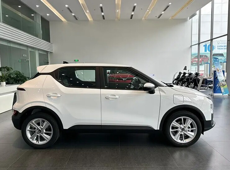Thân xe VinFast VF 5 phối hai tông màu tương phản