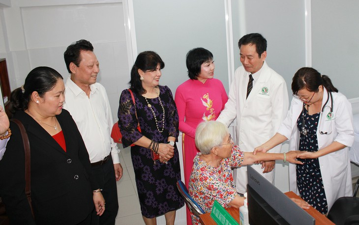Người gieo những nhịp cầu yêu thương từ ký ức nghèo khó- Ảnh 3.