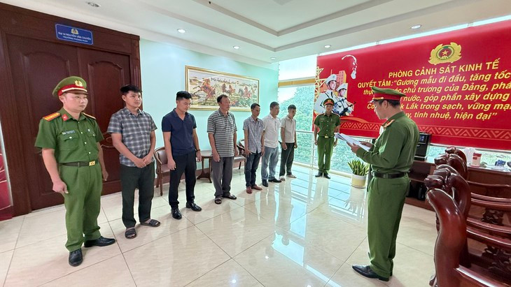 Khởi tố một giám đốc và nhiều cán bộ, nhân viên bảo vệ rừng ở Đắk Lắk- Ảnh 2.