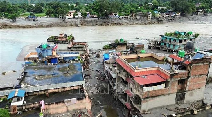 Lũ quét tại Nepal và Trung Quốc: Hơn 1.400 người thiệt mạng, gần 5.900 người mất tích- Ảnh 1.