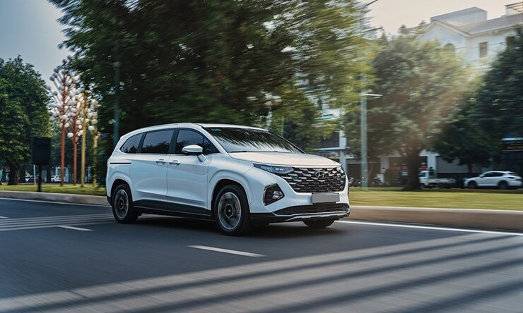 Hyundai Custin với các tính năng hỗ trợ an toàn hiện đại