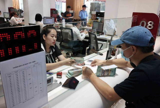 Điều kiện số dư hưởng lãi suất 8% mỗi năm được điều chỉnh về mức 100 triệu đồng