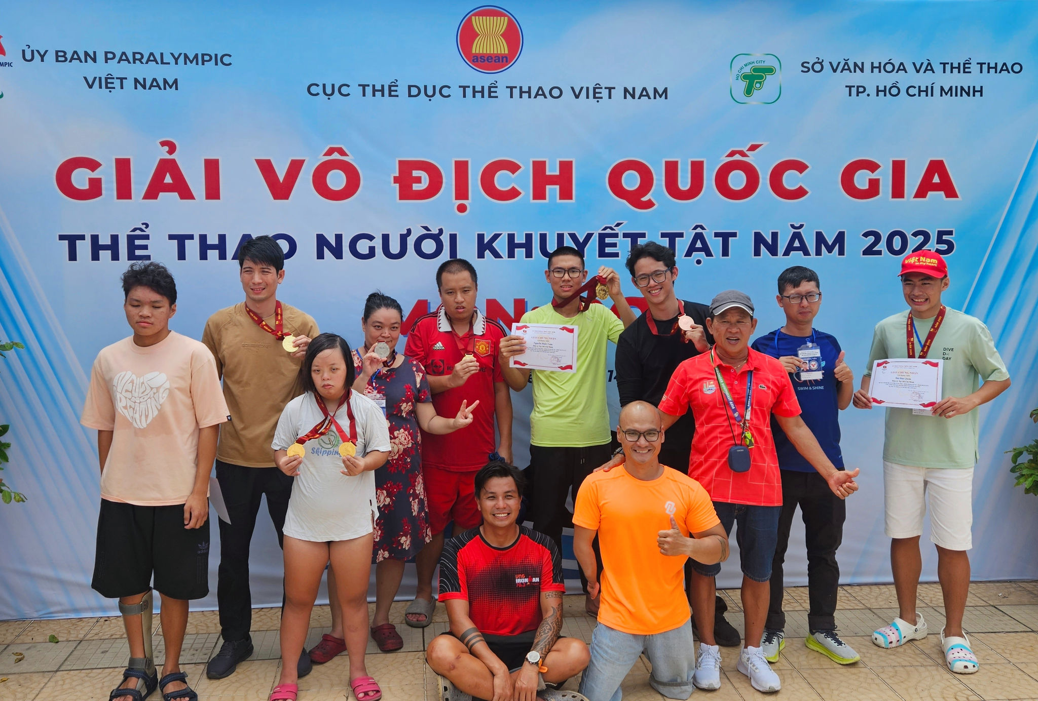 HUỲNH NGỌC TIẾN- ẢNH 4