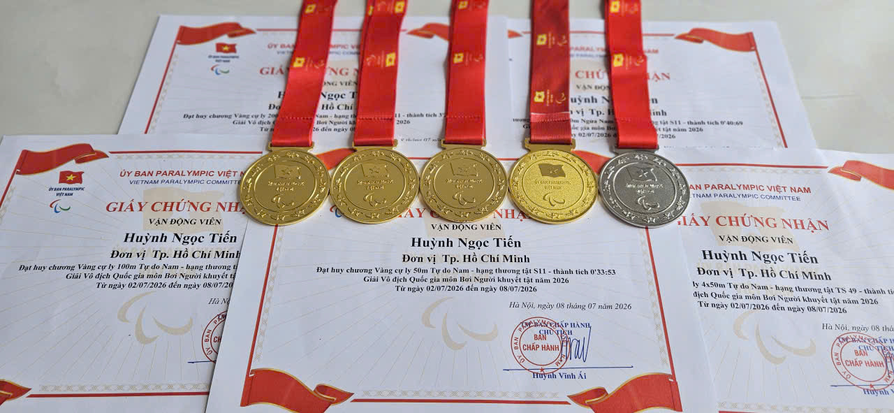 HUỲNH NGỌC TIẾN - CHỨNG NHẬN 1