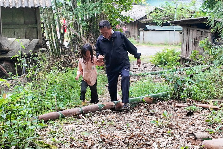 Lặng lẽ gieo hy vọng cho em bé nơi biên cương - Ảnh 1.