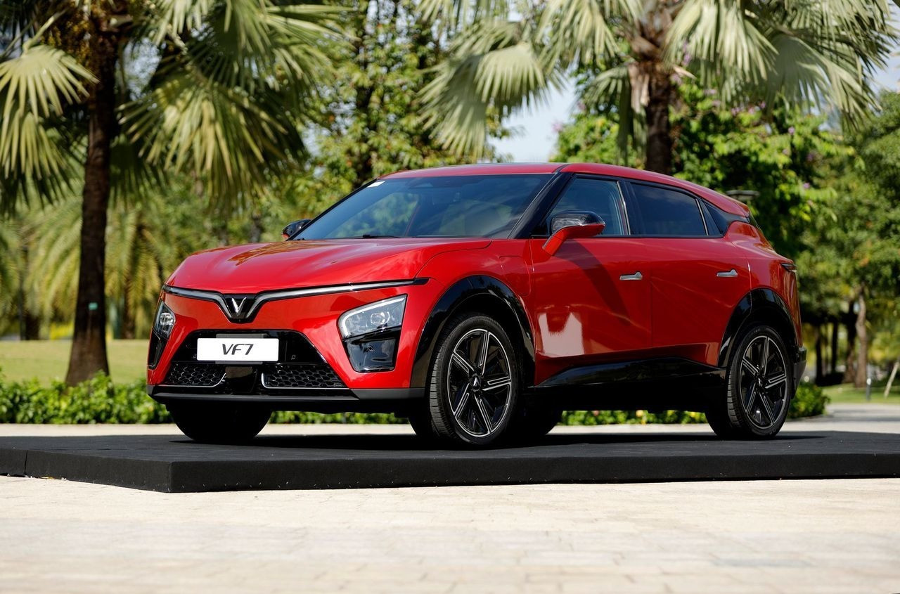 Giá xe VinFast VF 7 mới nhất tháng 9/2026 - 1
