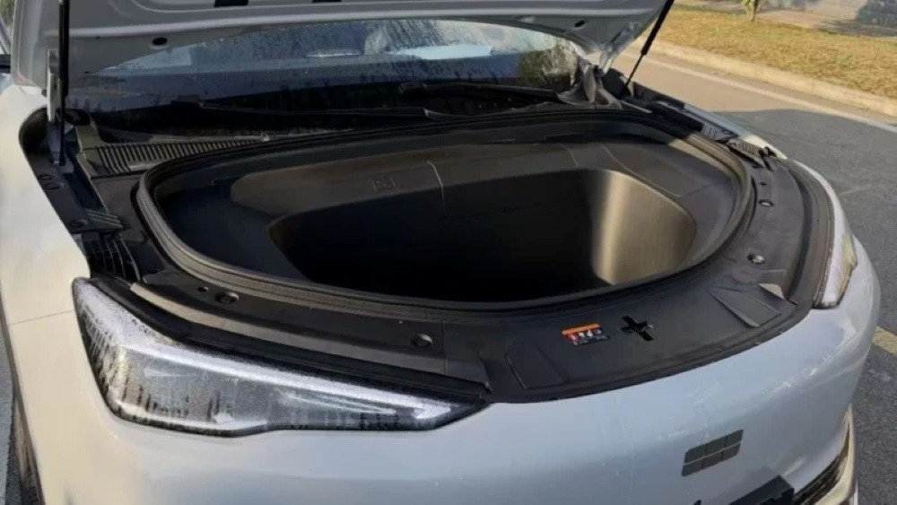 Geely EX5 mới lộ diện với khoang hành lý phía trước, thêm 114 mã lực - 1