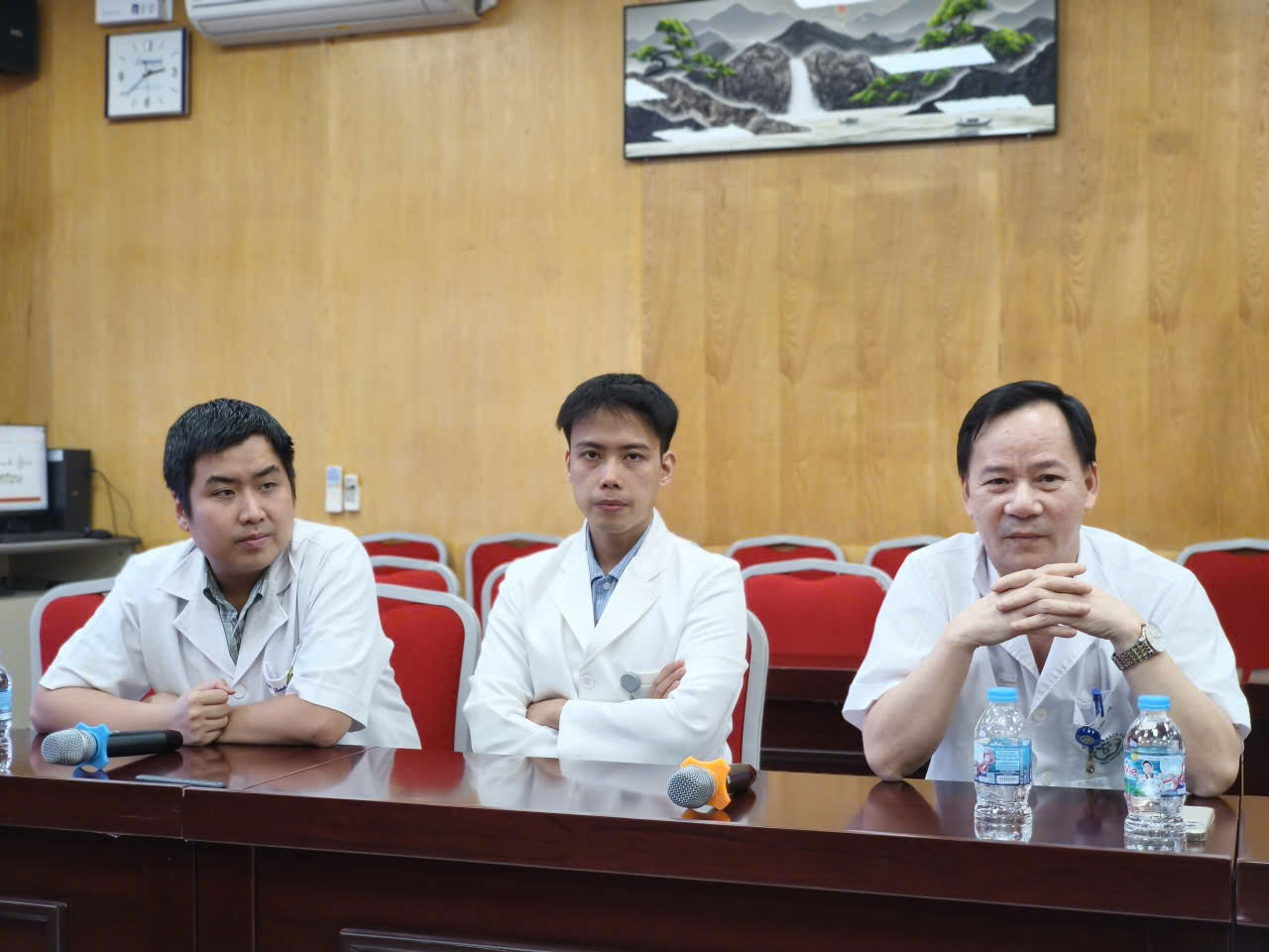 Bị bắt nạt trên mạng, thiếu nữ 'nhốt mình' trong các hội nhóm - Ảnh 2.