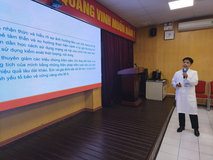 Bị bắt nạt trên mạng, thiếu nữ 'nhốt mình' trong các hội nhóm - Ảnh 1.