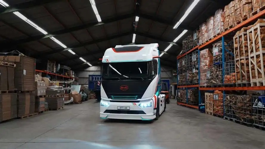 Xe tải điện của BYD có tầm hoạt động 600 km, thách thức Tesla Semi - 2