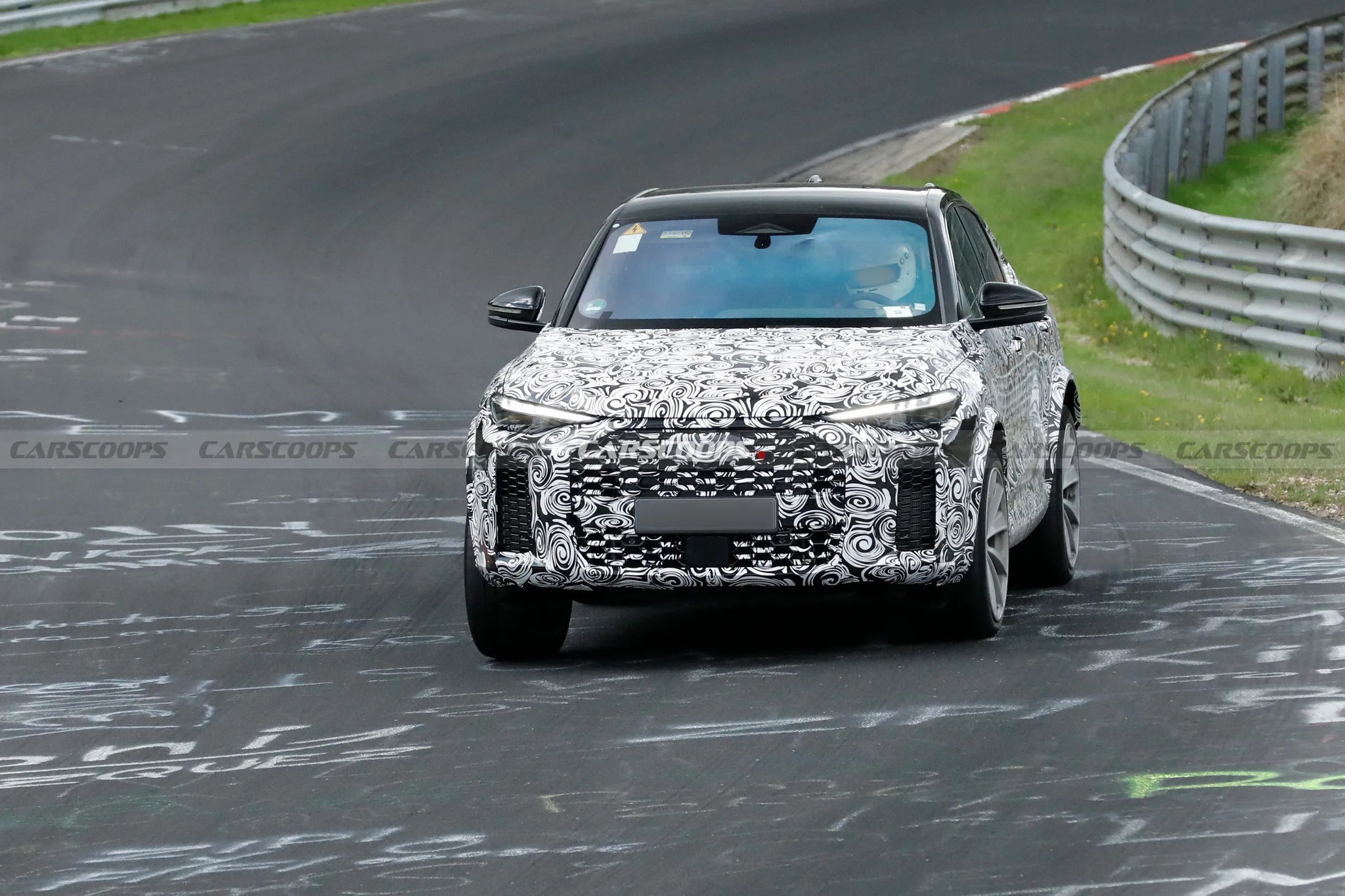 Audi RS Q5 Sportback lộ diện với động cơ hybrid 630 mã lực - 1
